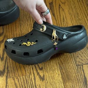 Black Platform CROCS Charms Included SZ 7